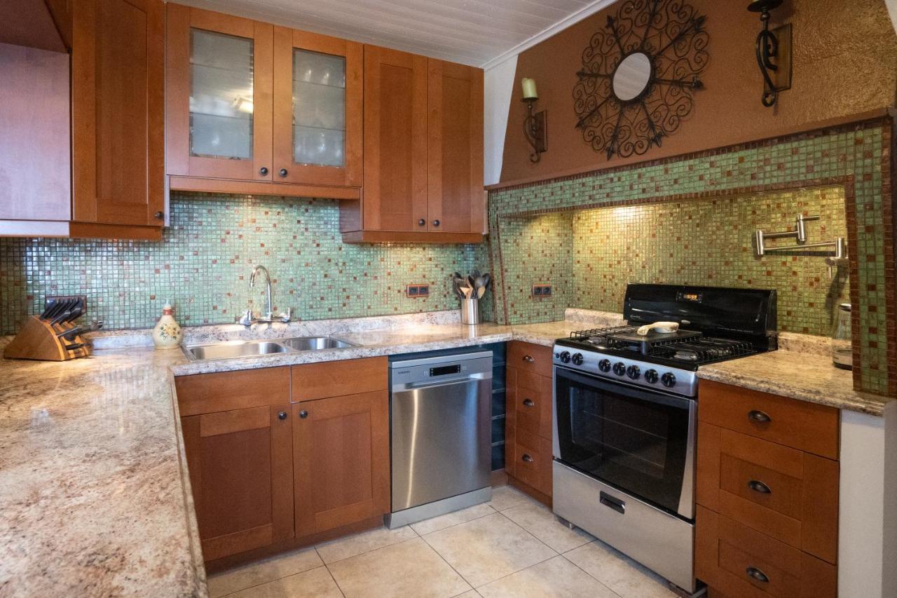 Quinta Pereirinha Farm - A Private 3 Bedroom Vacation Home, Close To Hiking W Ocean Views - Pico Island, Azores São Roque do Pico エクステリア 写真